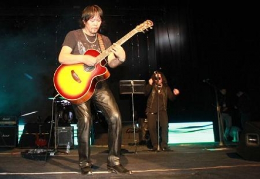 Харанга” хамтлагийн гитарчин Я.Одсүрэн тоглолтоо хийнэ